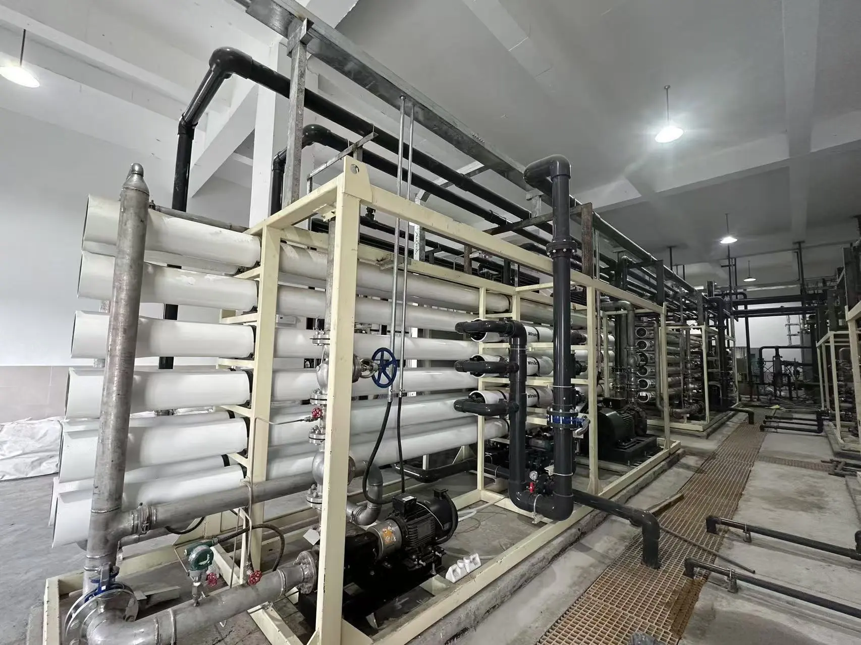 Under what circumstances does reverse osmosis need to be flushed?